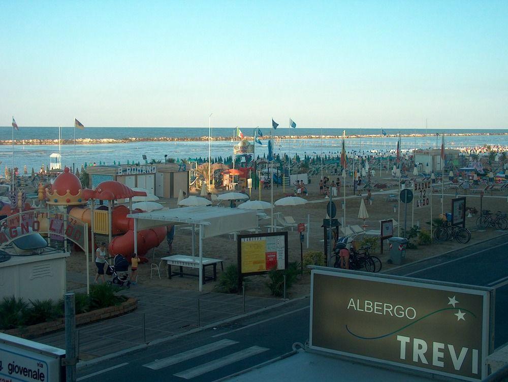 Hotel Trevi Cesenatico Exterior foto