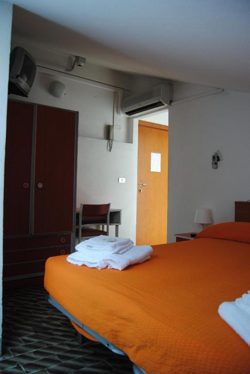 Hotel Trevi Cesenatico Zimmer foto