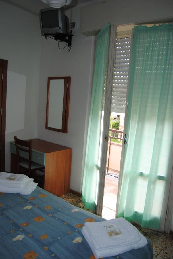 Hotel Trevi Cesenatico Zimmer foto